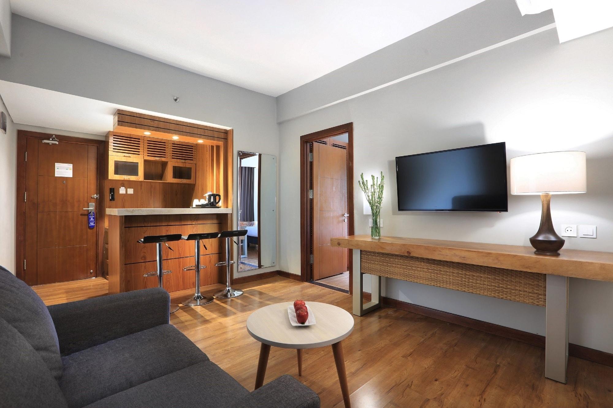 Aston Inn Batu Kültér fotó