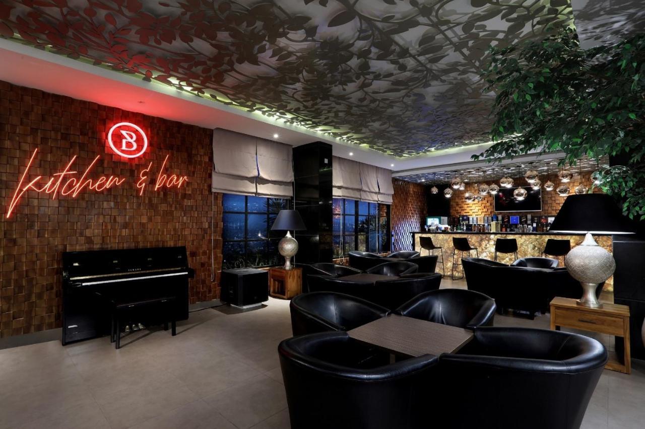 Aston Inn Batu Kültér fotó