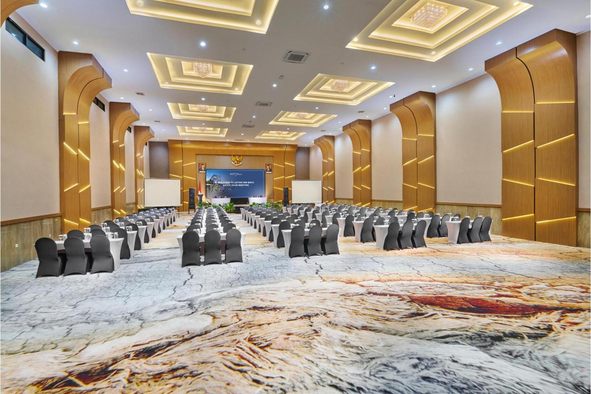 Aston Inn Batu Kültér fotó