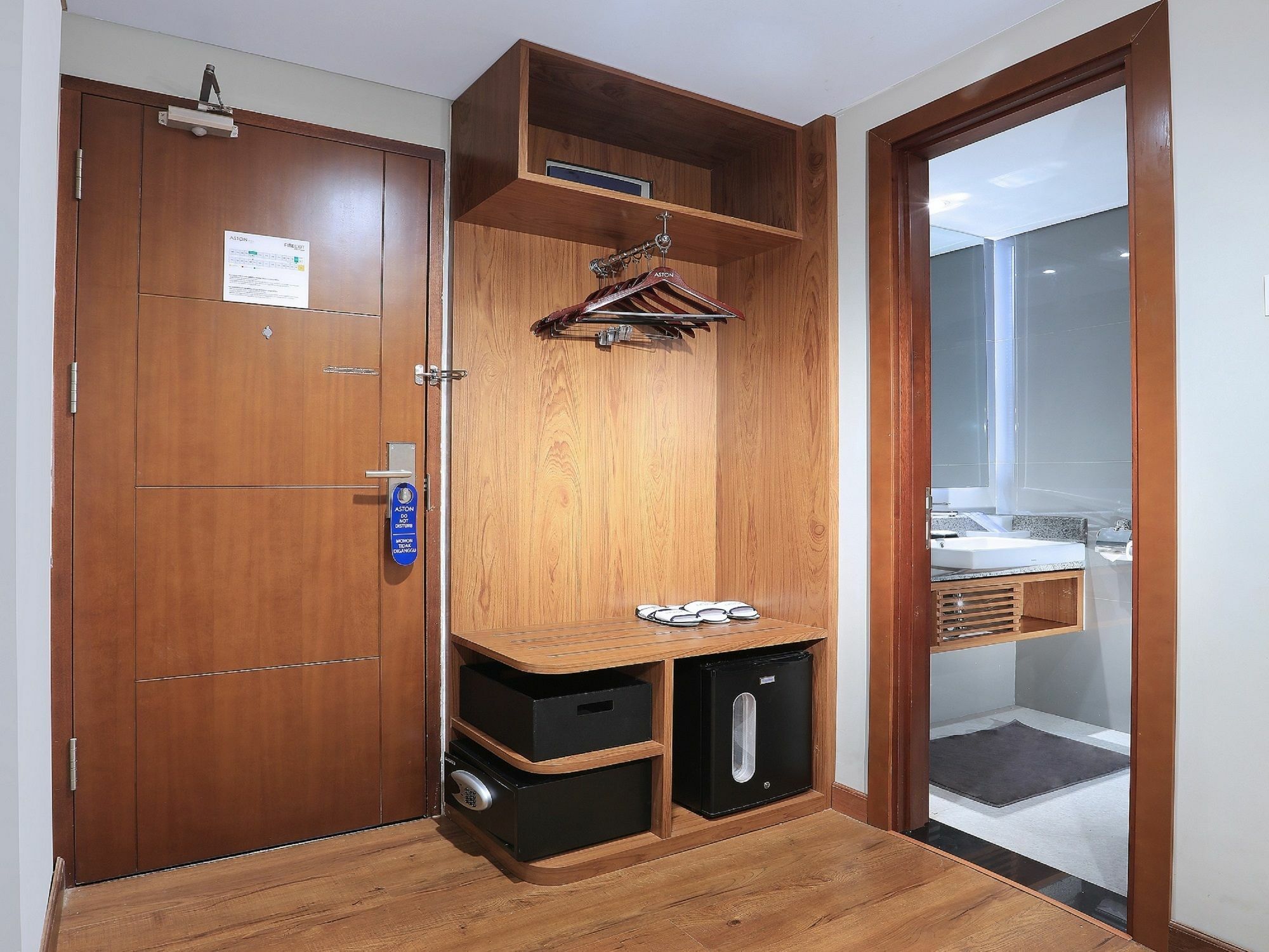 Aston Inn Batu Kültér fotó