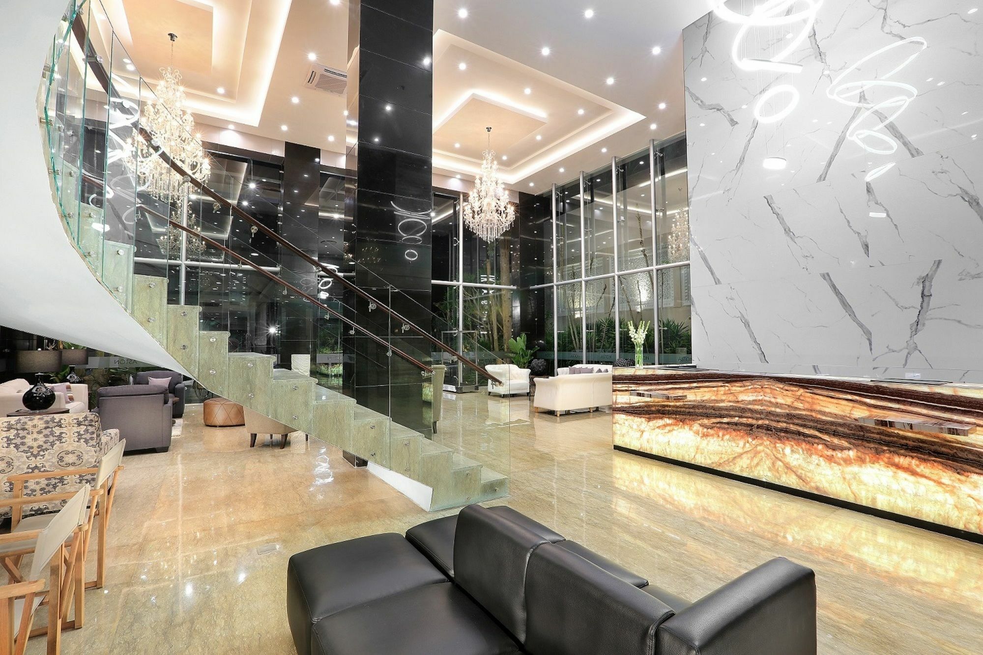 Aston Inn Batu Kültér fotó